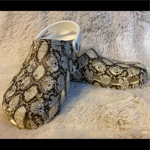 Snakeskin Printed Crocs Classic Clog M8/W10